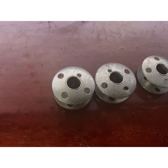 Metal Class 66 Bobbins 4 pcs - Picture 2 of 3